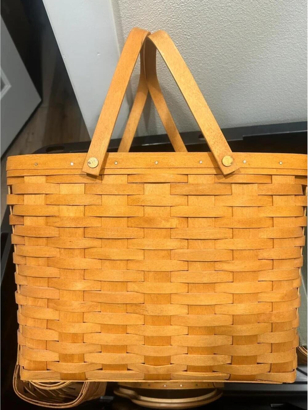 Longerger magazine basket